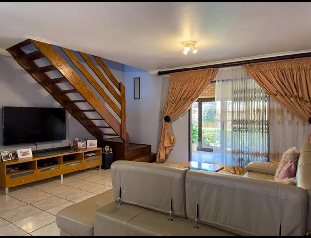 3 BEDROOM TOWNHOUSE FOR SALE IN WILLOWBROOK